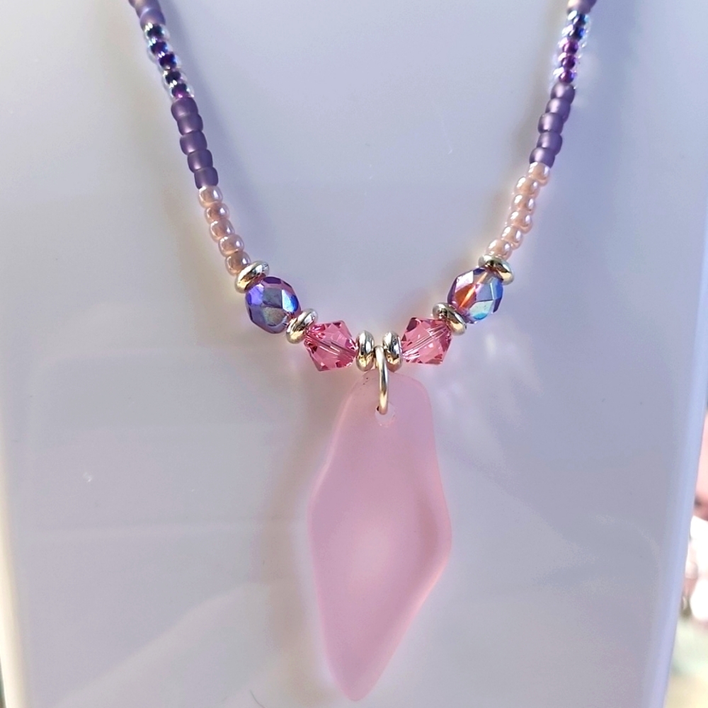 Elegant Purple & Pink Pendant Necklace!